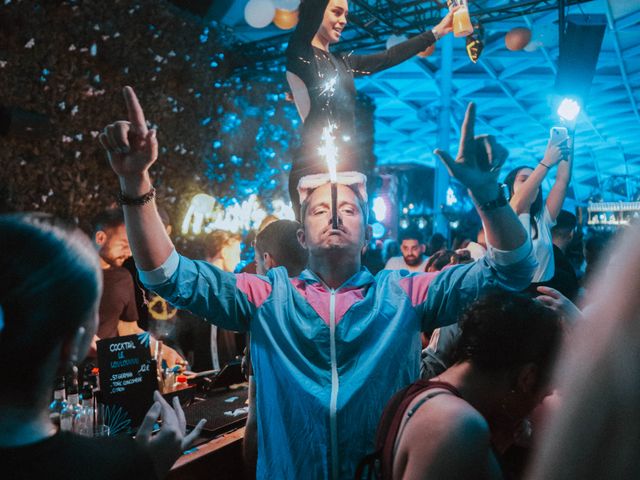 Rooftop Massilia Beach DSC02714.jpg